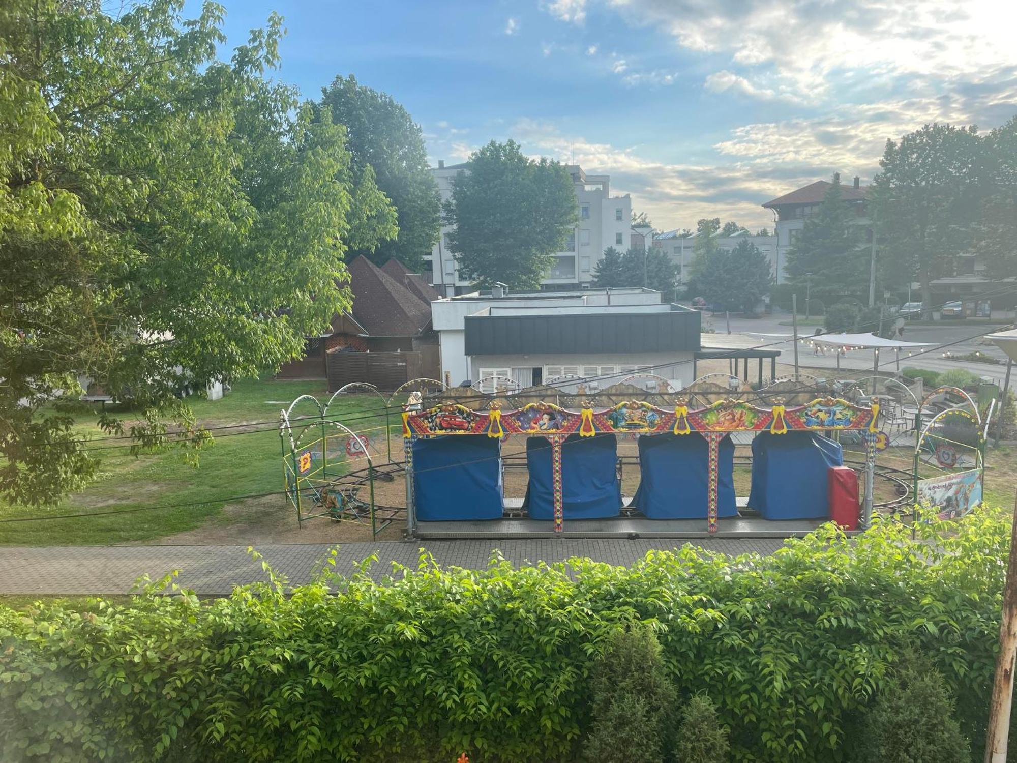 Tifani Szallo Otel Balatonlelle Dış mekan fotoğraf