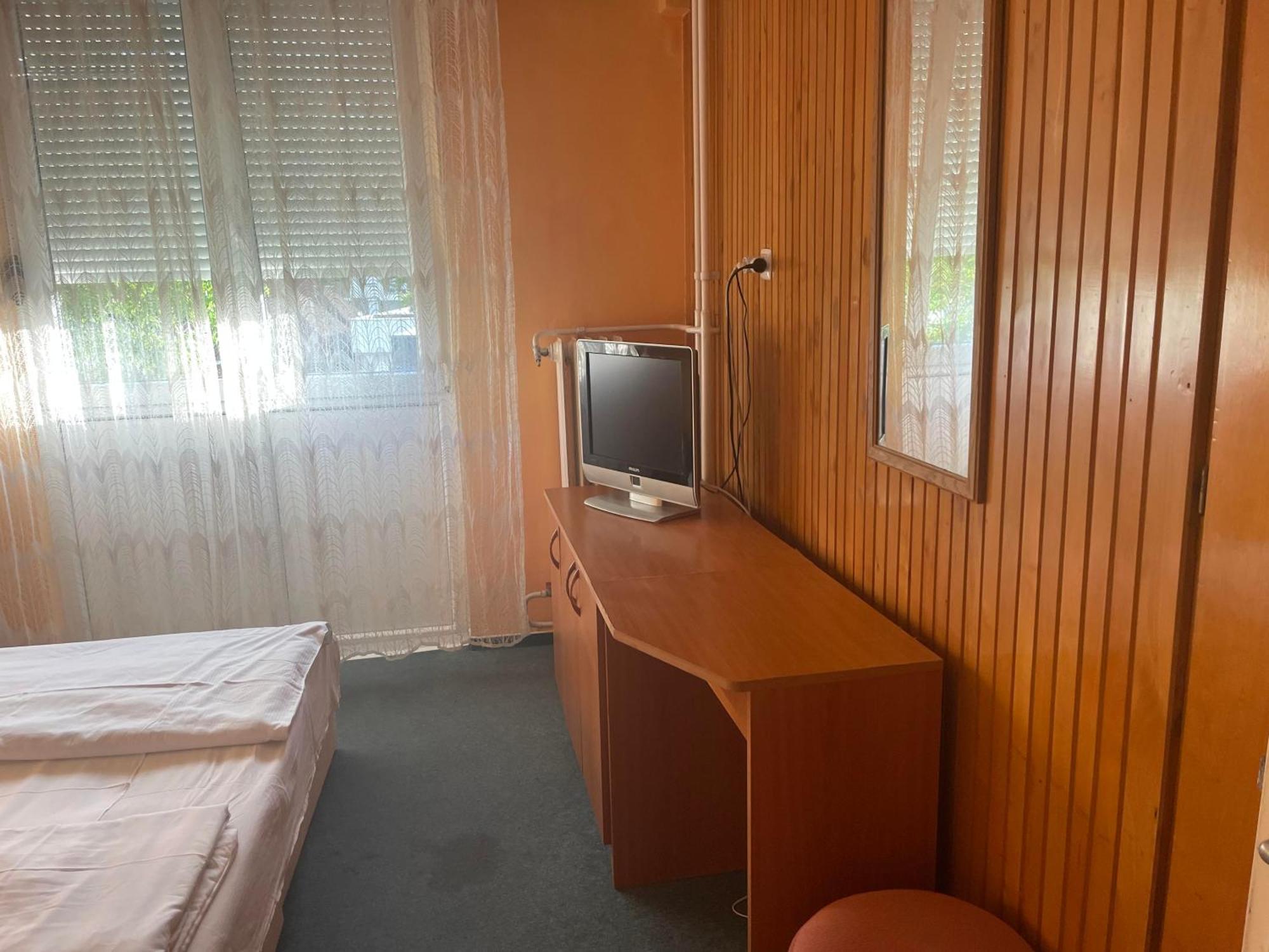 Tifani Szallo Otel Balatonlelle Dış mekan fotoğraf